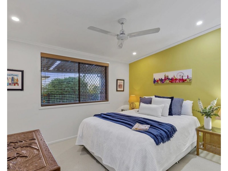 8 Suffolk Street, Wishart QLD 4122