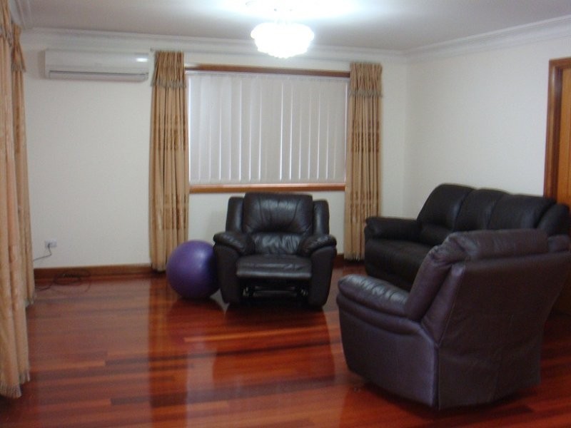 34 Estoril St, Robertson QLD 4109