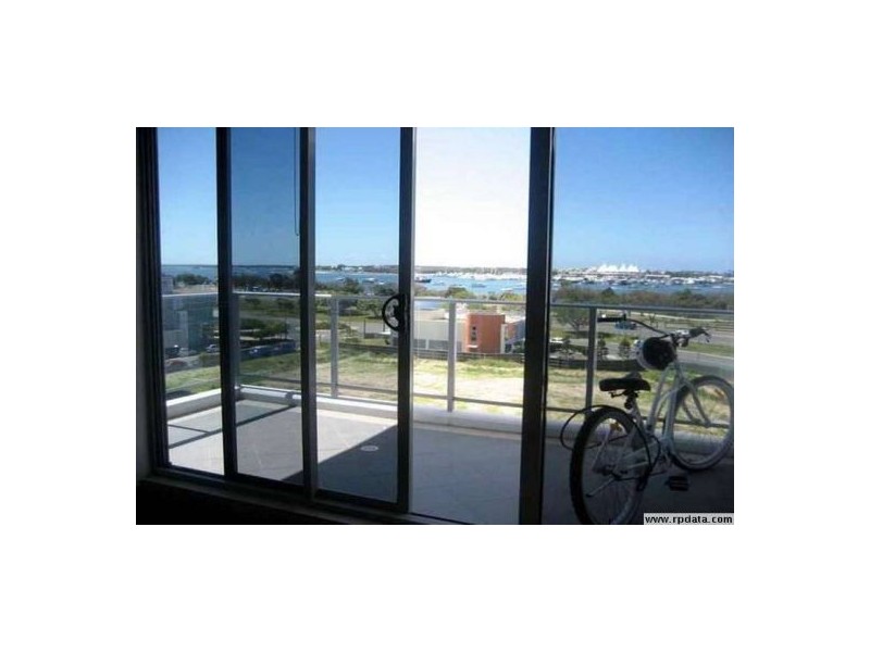 4 Como Crescent, Southport QLD 4215