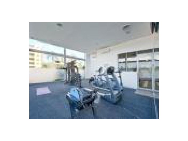 4 Como Crescent, Southport QLD 4215