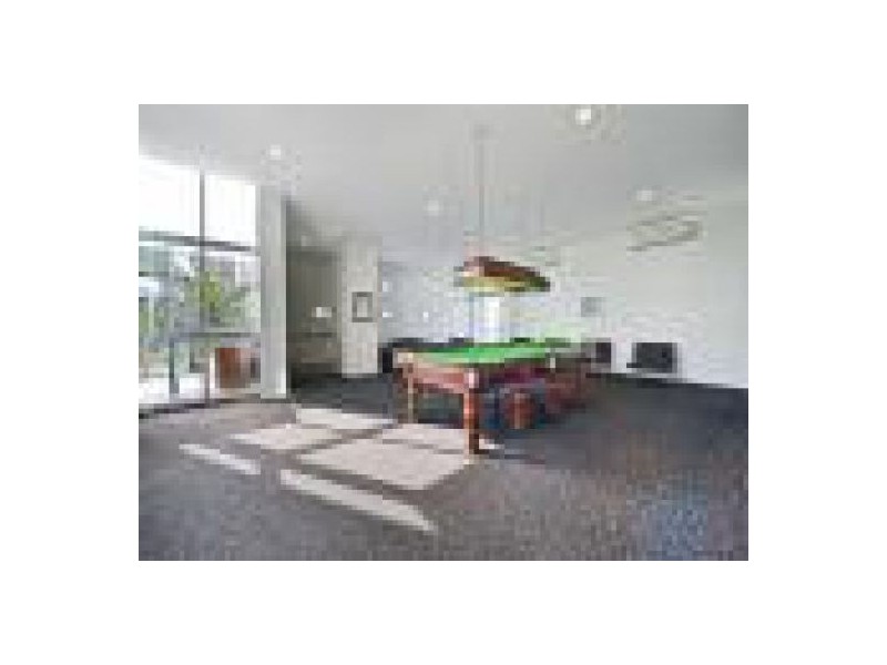 4 Como Crescent, Southport QLD 4215
