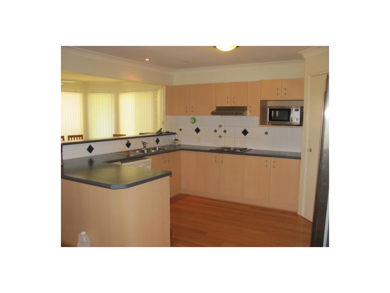 16 Raincliffe Place, Calamvale QLD 4116