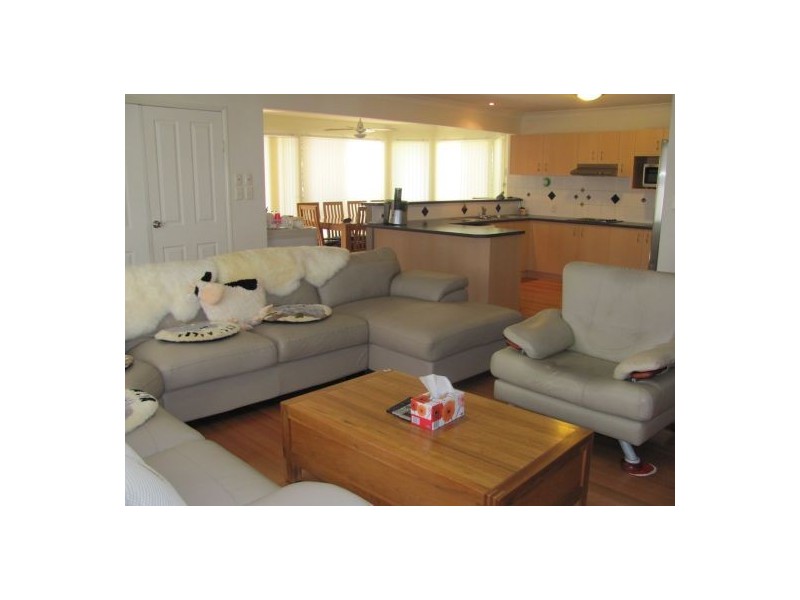 16 Raincliffe Place, Calamvale QLD 4116