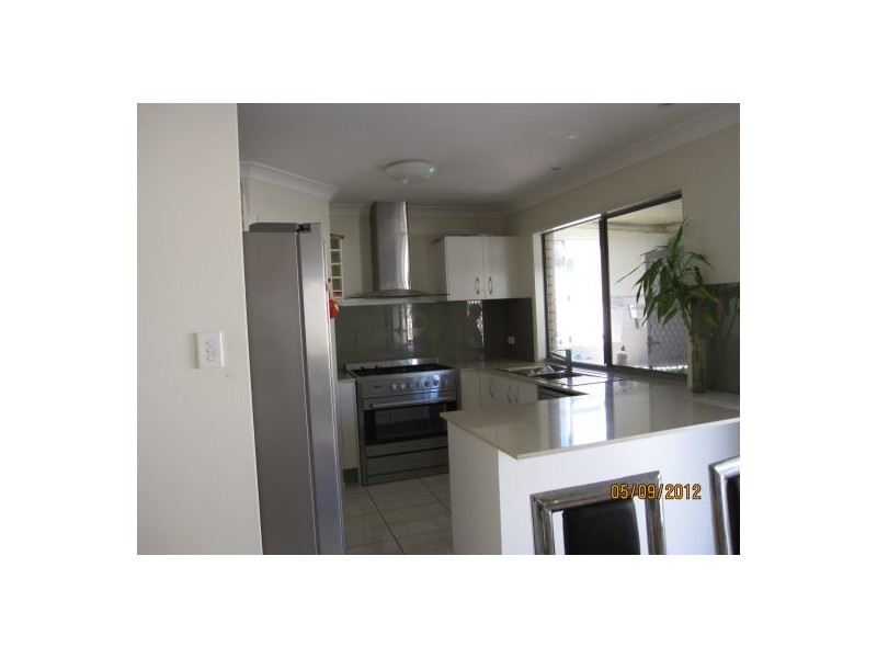 5 William Close, Doolandella QLD 4077