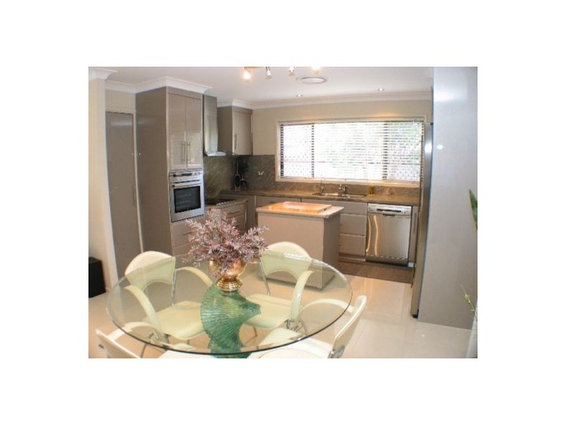 25 Estoril Strett, Robertson QLD 4109