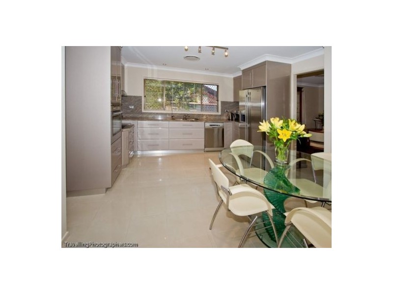 25 Estoril Strett, Robertson QLD 4109