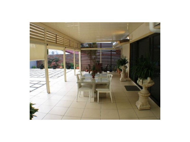 25 Estoril Strett, Robertson QLD 4109