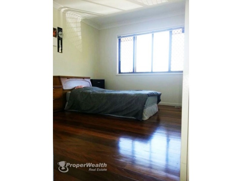 2 Queensway Street, Upper Mount Gravatt QLD 4122