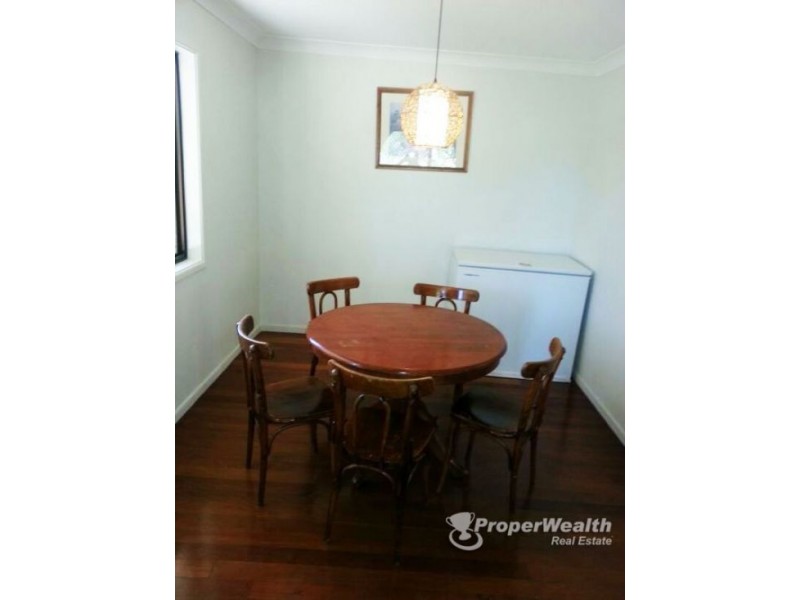 2 Queensway Street, Upper Mount Gravatt QLD 4122