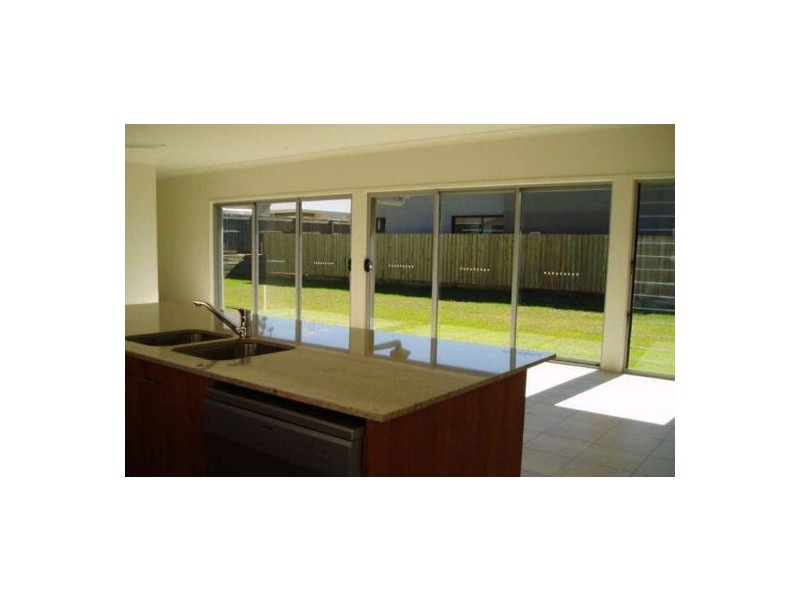 61 Mossvale Drive, Wakerley QLD 4154
