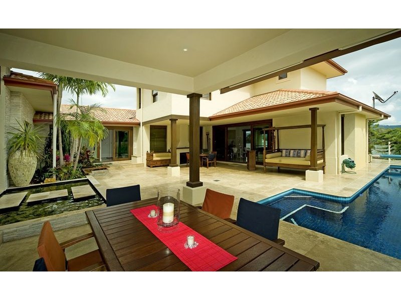 Hope Island QLD 4212