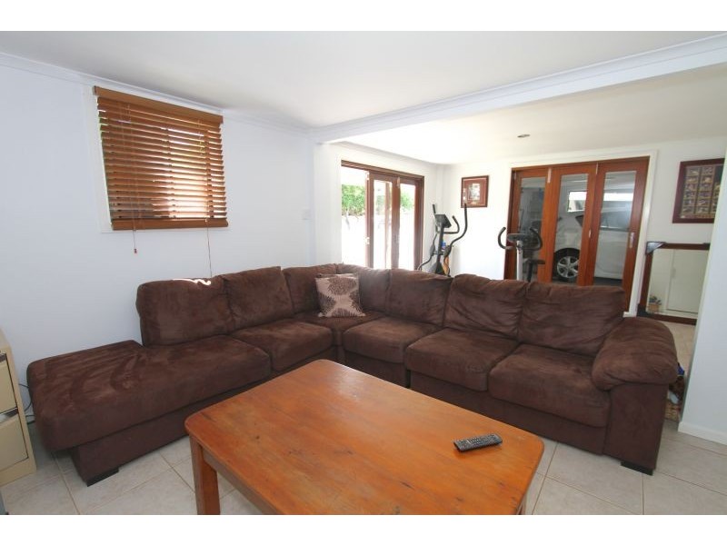 21 Fourth Avenue, Scarborough QLD 4020