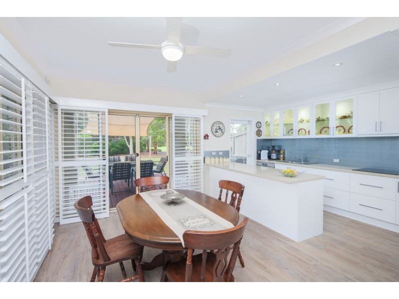 8103 Magnolia Gardens Court, Hope Island QLD 4212