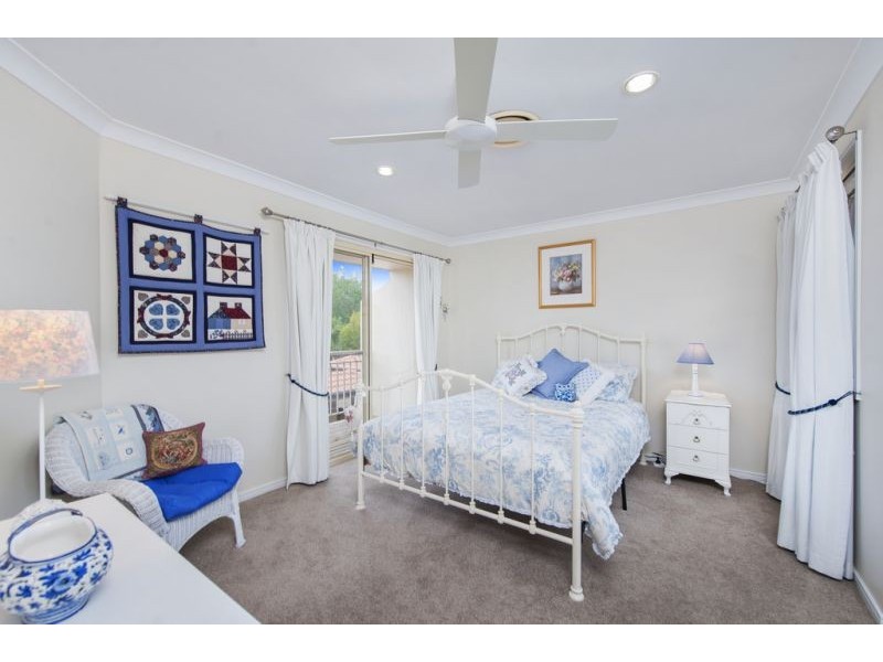 8103 Magnolia Gardens Court, Hope Island QLD 4212