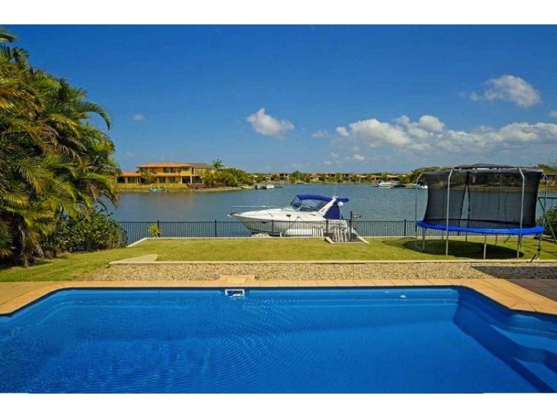 26 The Peninsula, Helensvale QLD 4212