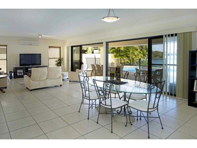 26 The Peninsula, Helensvale QLD 4212