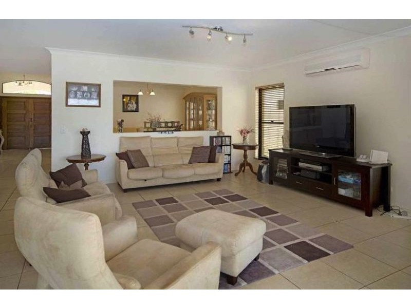 26 The Peninsula, Helensvale QLD 4212
