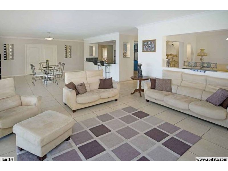 26 The Peninsula, Helensvale QLD 4212
