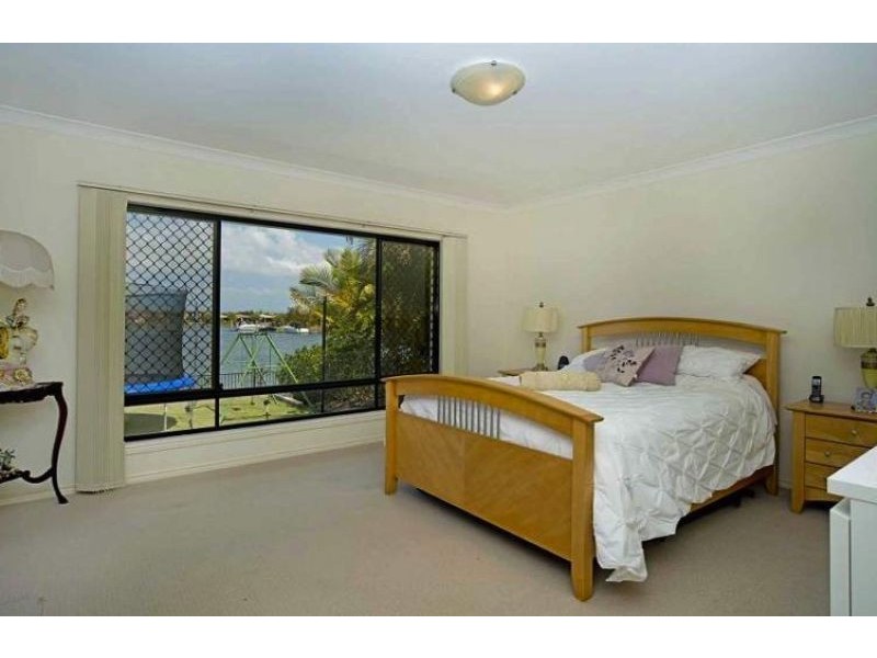 26 The Peninsula, Helensvale QLD 4212