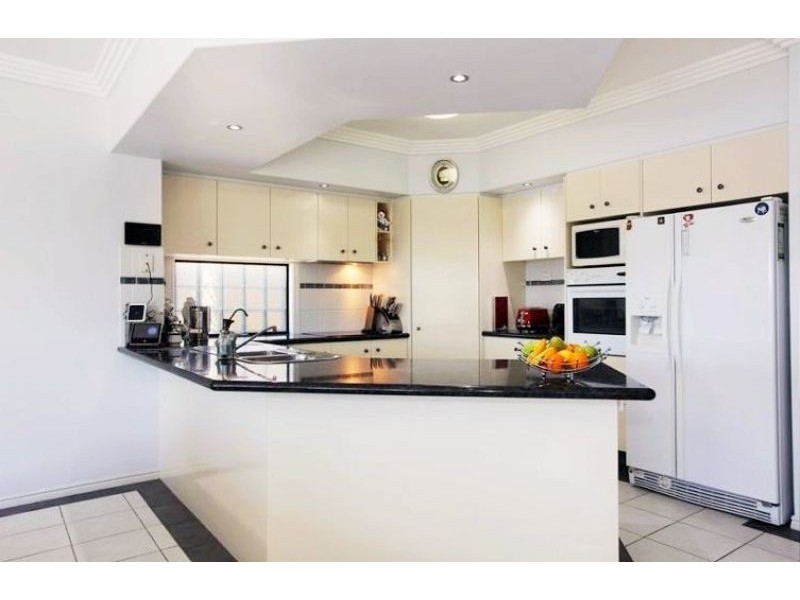 3 Windchimes Way, Helensvale QLD 4212