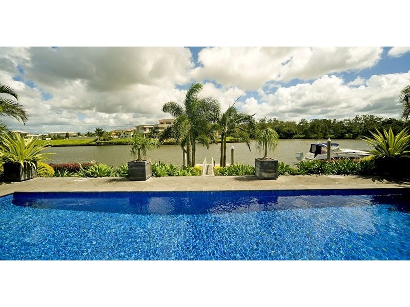 1672 Riverdale Dr, Hope Island QLD 4212