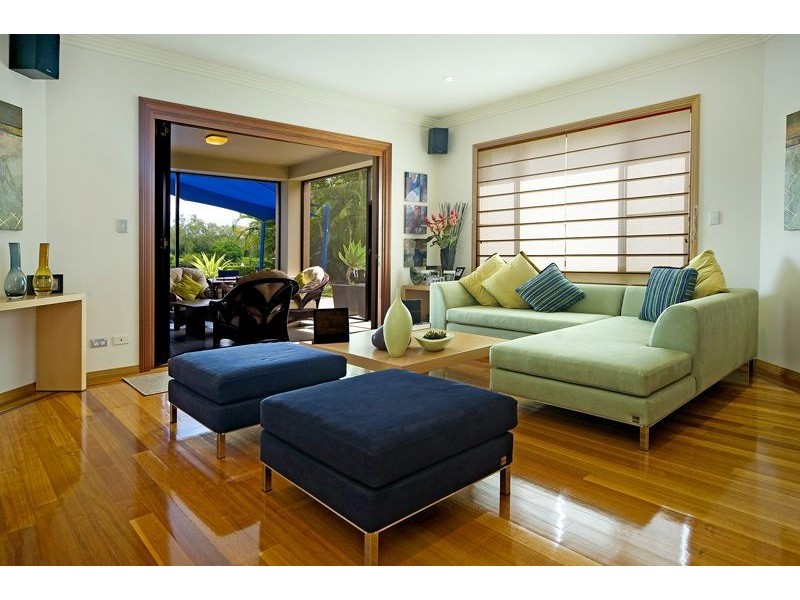 1672 Riverdale Dr, Hope Island QLD 4212