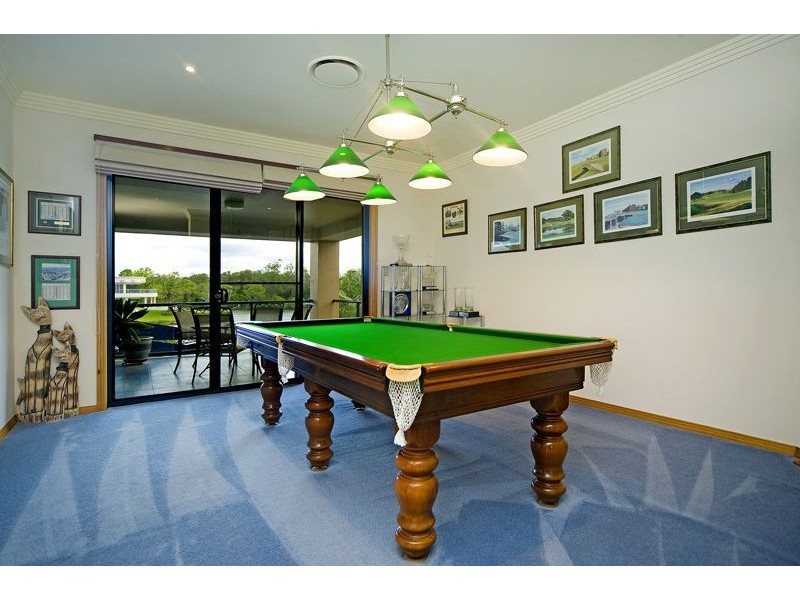 1672 Riverdale Dr, Hope Island QLD 4212