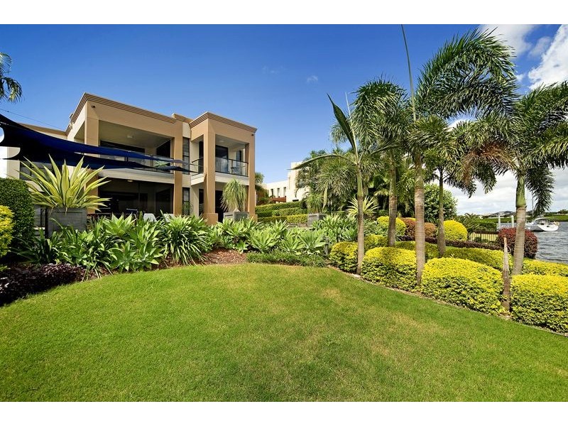 1672 Riverdale Dr, Hope Island QLD 4212