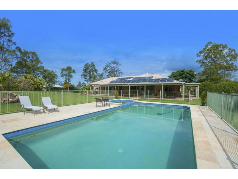 11 Hannaford Place, Helensvale QLD 4212