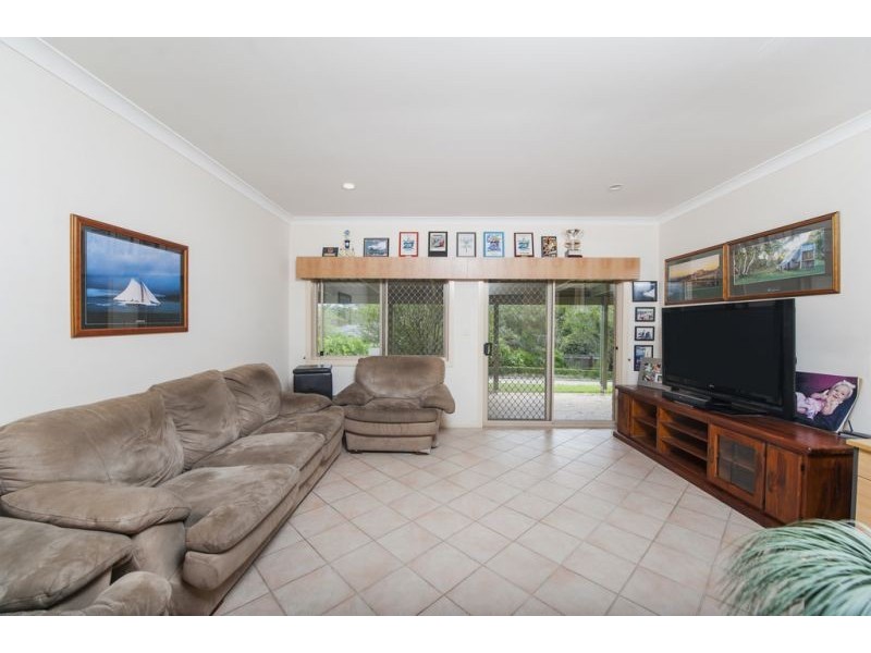 11 Hannaford Place, Helensvale QLD 4212