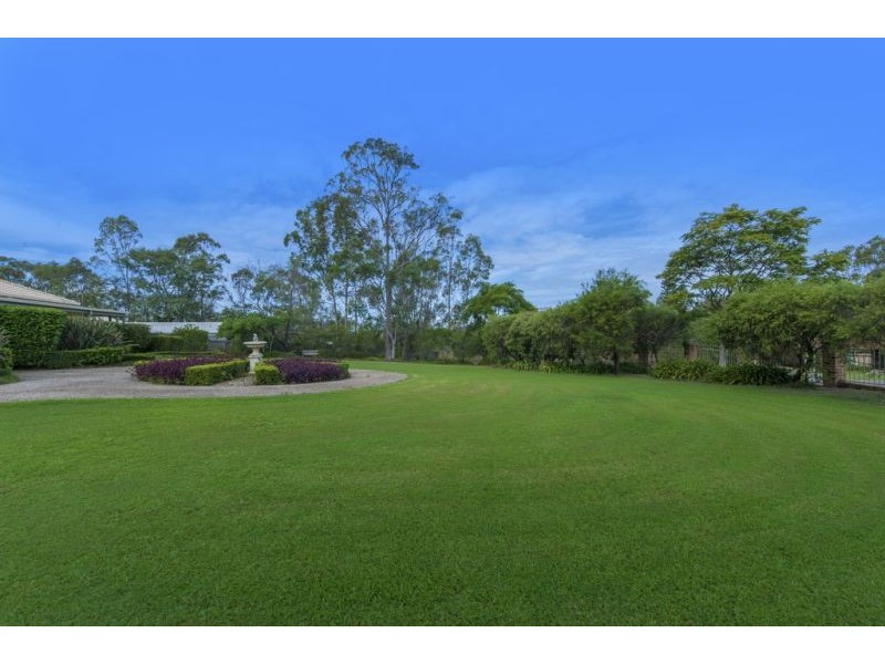 11 Hannaford Place, Helensvale QLD 4212