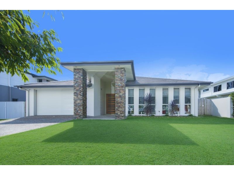 32 Rhodium Cr, Hope Island QLD 4212