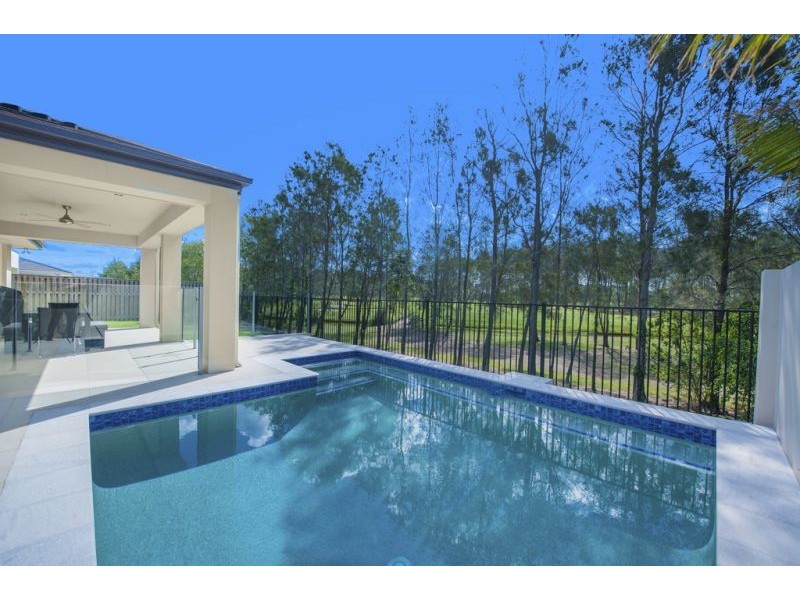 32 Rhodium Cr, Hope Island QLD 4212