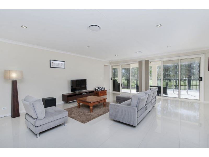 32 Rhodium Cr, Hope Island QLD 4212