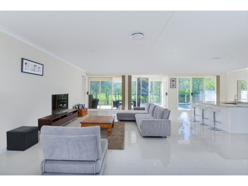 32 Rhodium Cr, Hope Island QLD 4212