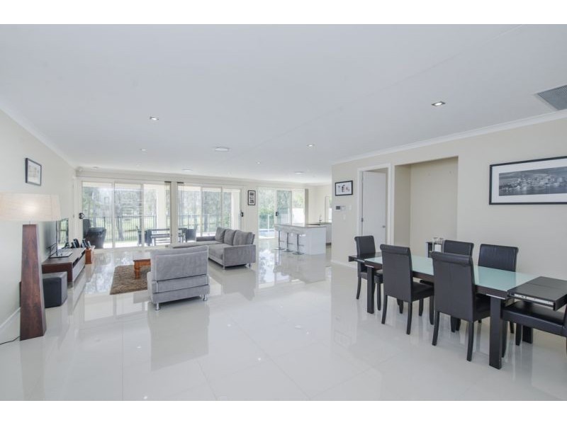 32 Rhodium Cr, Hope Island QLD 4212