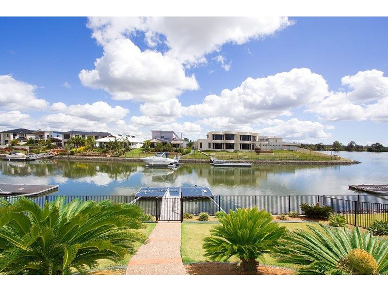 35 Ferrymans Ct, Helensvale QLD 4212