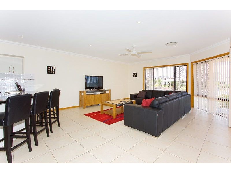 35 Ferrymans Ct, Helensvale QLD 4212