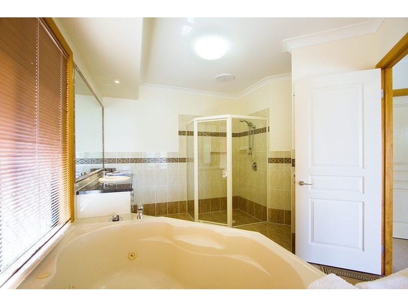 35 Ferrymans Ct, Helensvale QLD 4212