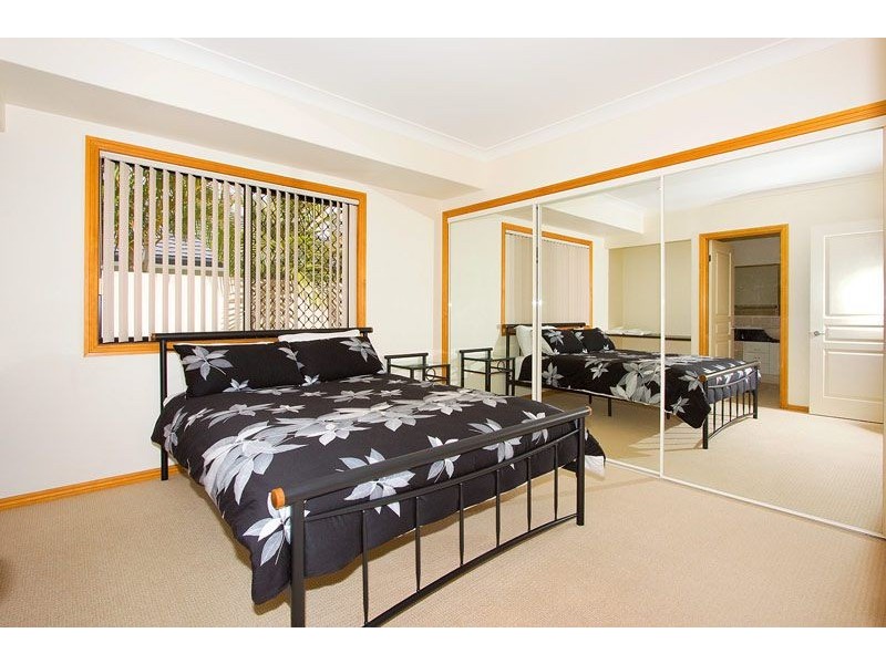 35 Ferrymans Ct, Helensvale QLD 4212