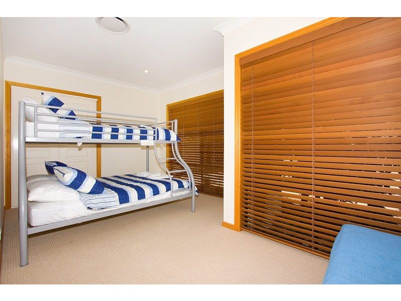 35 Ferrymans Ct, Helensvale QLD 4212