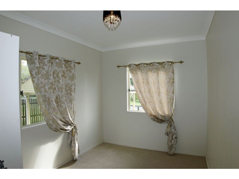 10 Cole Street, Scarborough QLD 4020