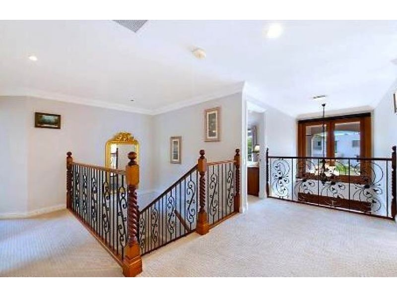 1004 Rosebank Way, Hope Island QLD 4212