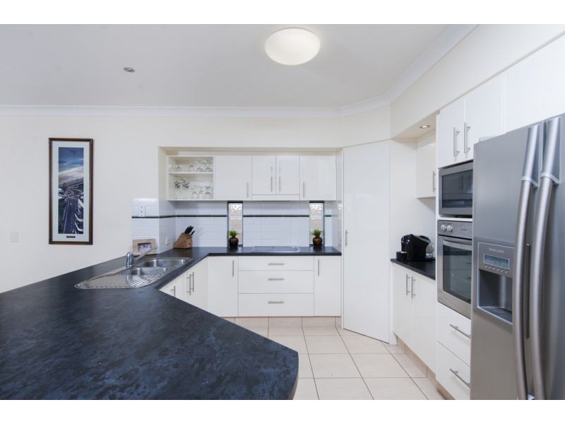13 Ferrymans Ct, Helensvale QLD 4212