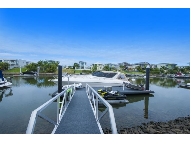 13 Ferrymans Ct, Helensvale QLD 4212