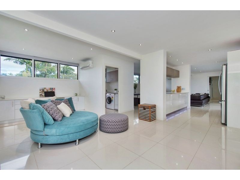 5 Pinaroo Cr, Ashmore QLD 4214