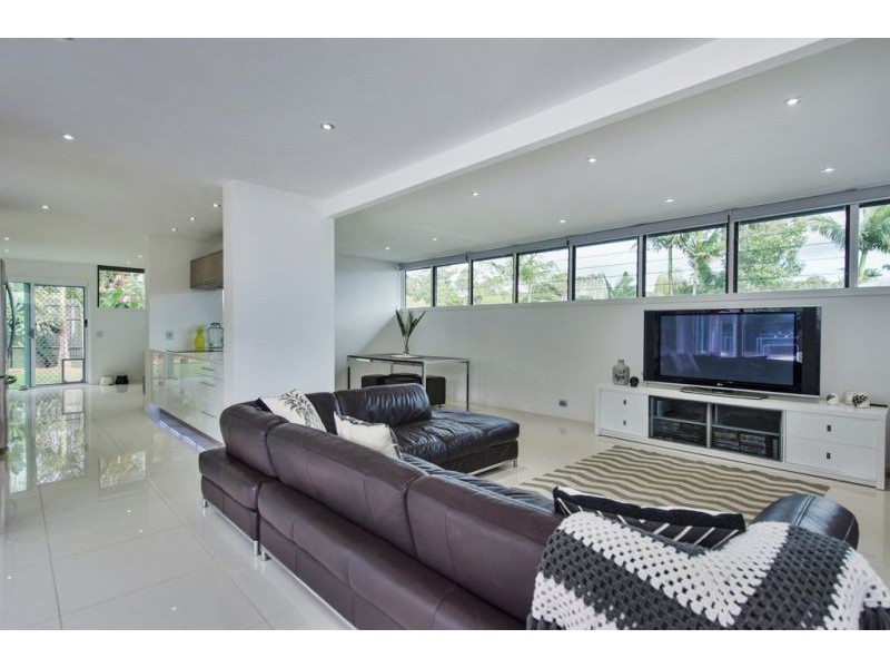5 Pinaroo Cr, Ashmore QLD 4214