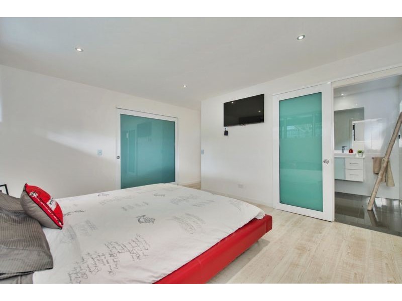 5 Pinaroo Cr, Ashmore QLD 4214