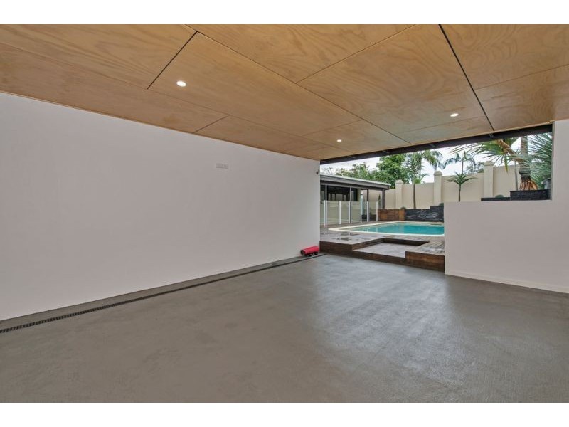 5 Pinaroo Cr, Ashmore QLD 4214
