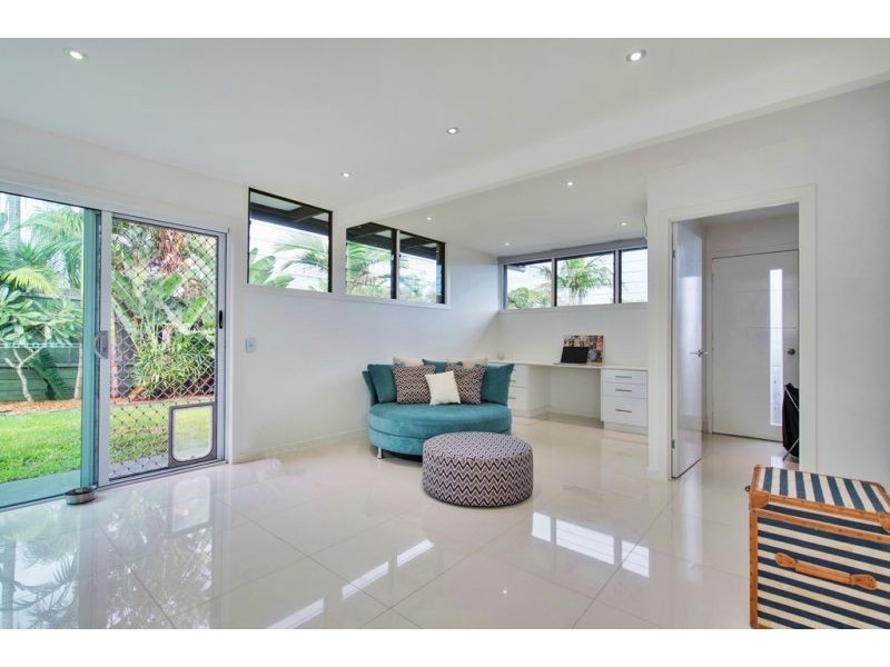 5 Pinaroo Cr, Ashmore QLD 4214